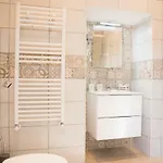 Lumiere Bed & Breakfast 3*